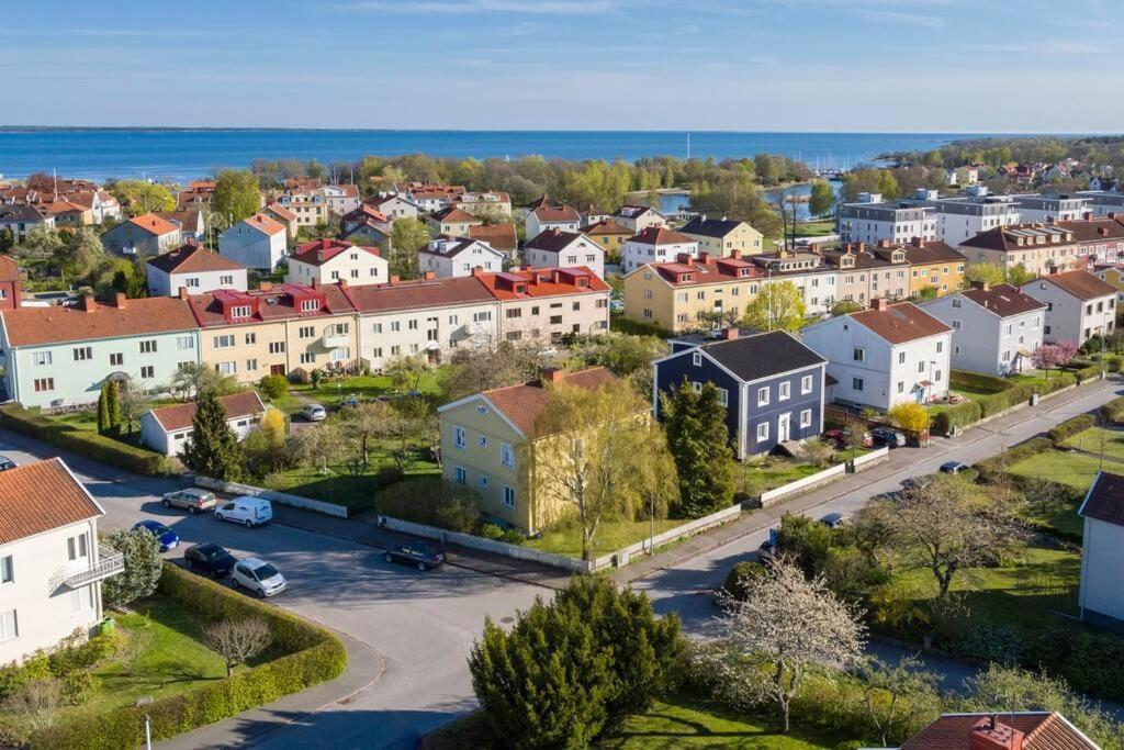 Toppmodernt Litet Hus Naera Kalmar Slott Och Havet Exterior foto