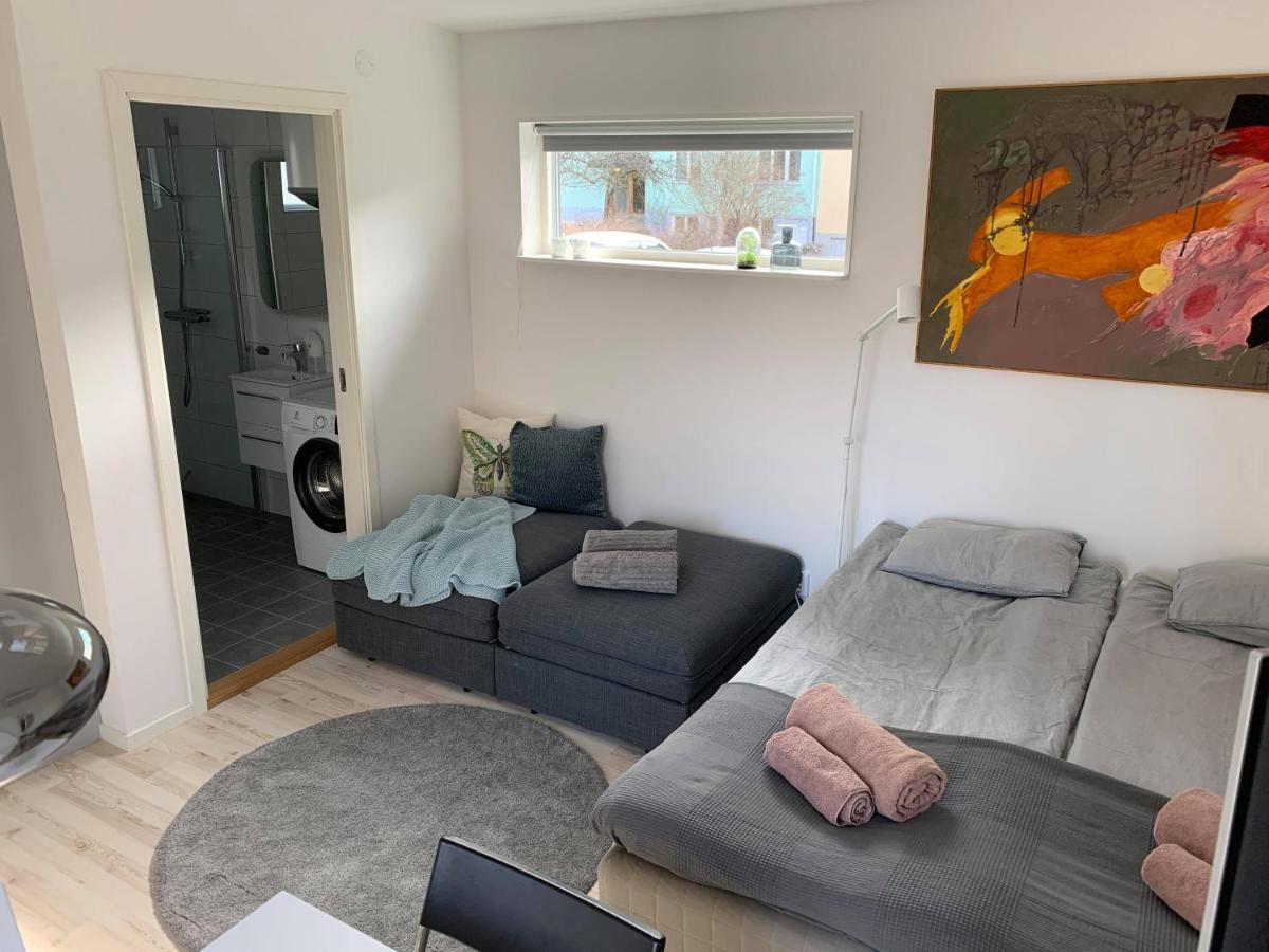 Toppmodernt Litet Hus Naera Kalmar Slott Och Havet Exterior foto